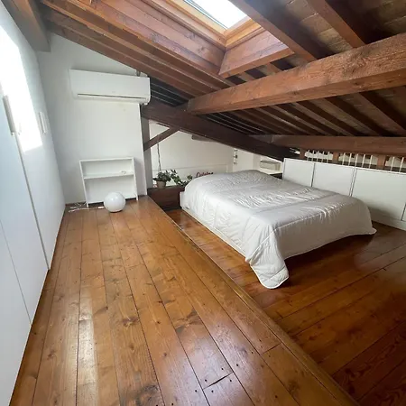 Romantic In Apartment Florence