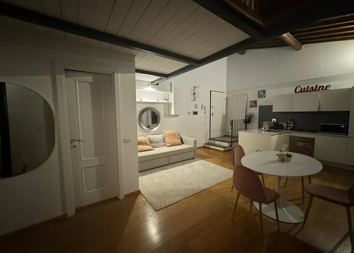 Apartament Romantic In *